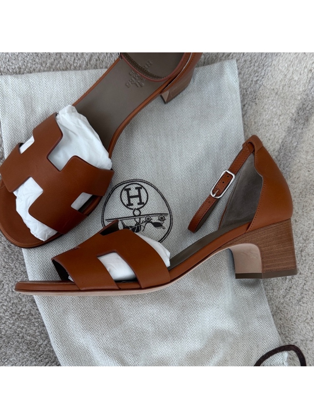 Hermes Encens 50 Sandals Gold Calfskin EU39/US9- unworn with dust bag